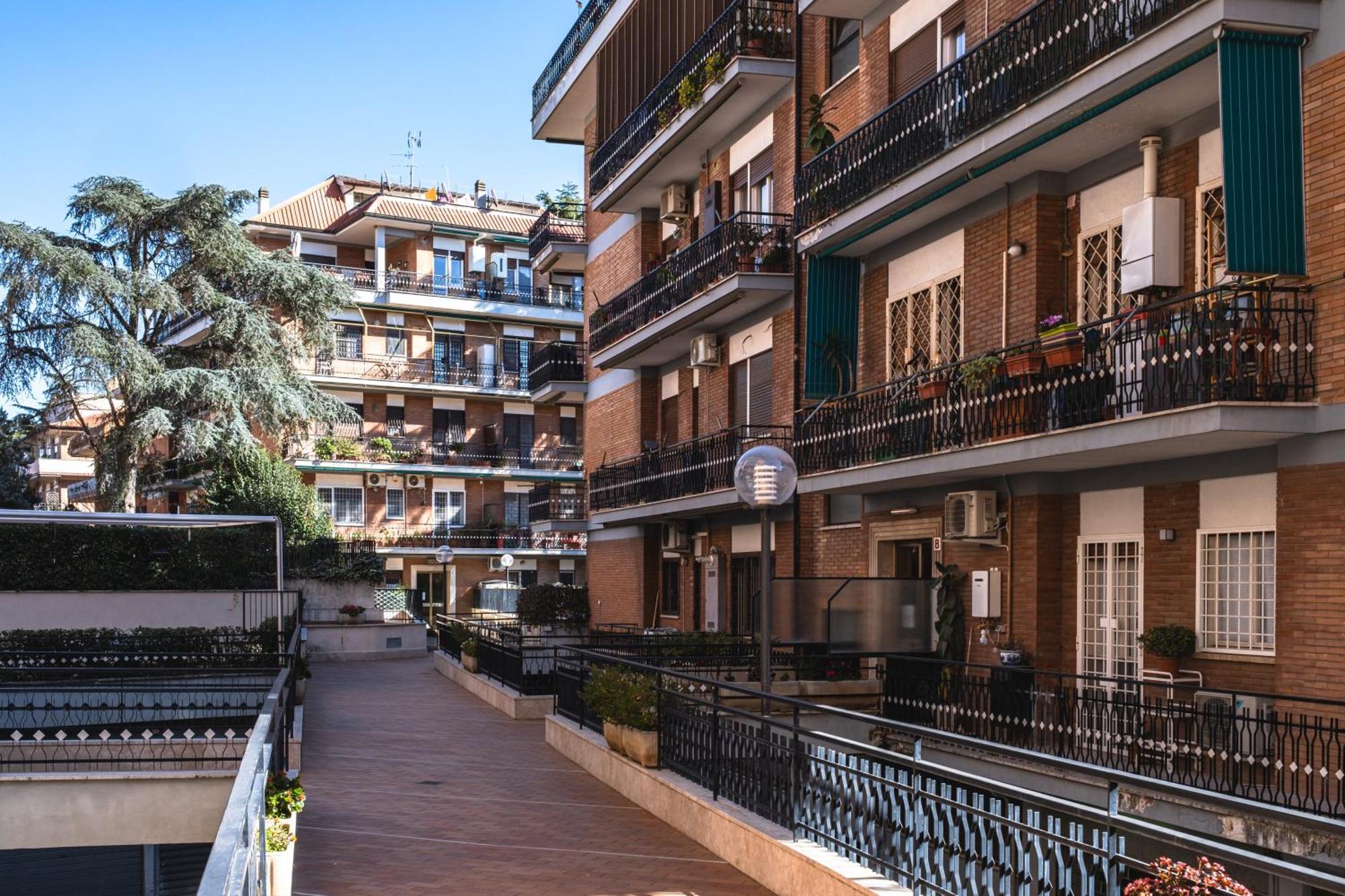 Apartment Attico Luminoso A Bravetta Vicino Al Vaticano Rome